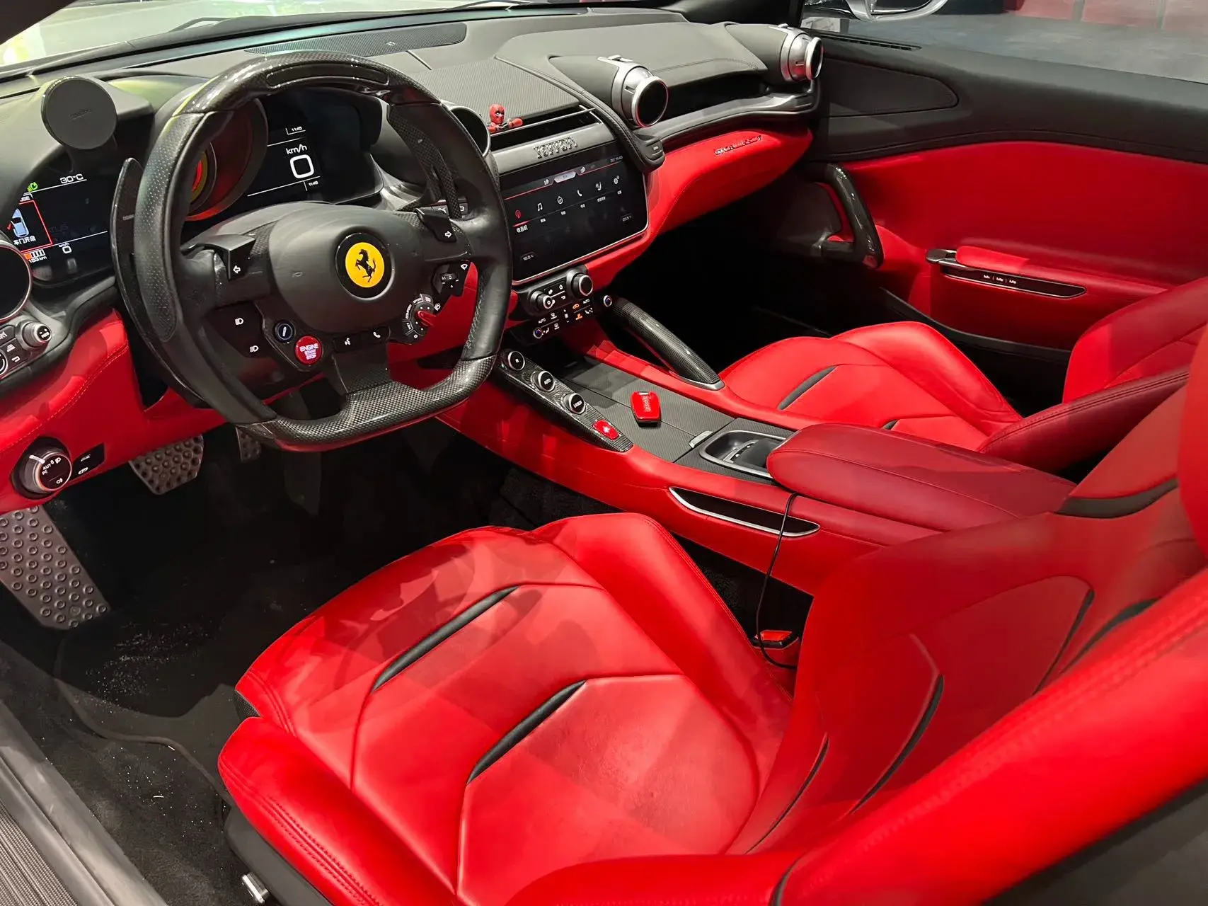 2017 FERRARI GTC4 thumbnail 4