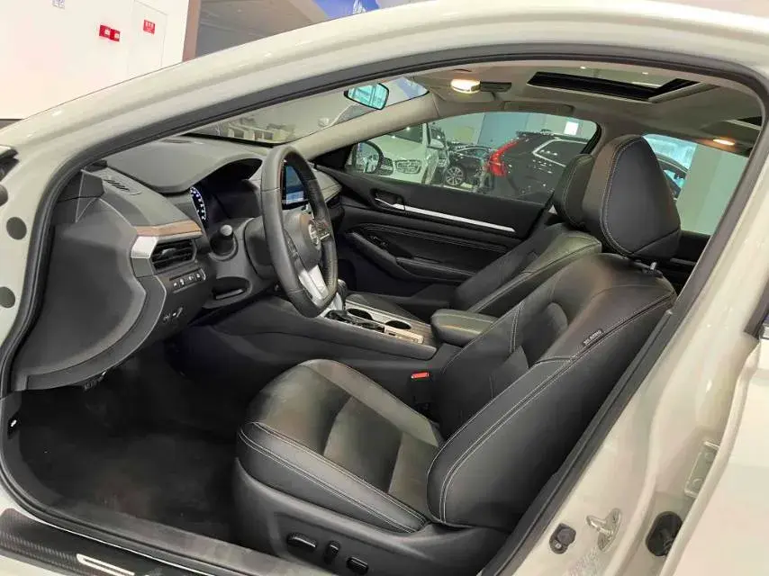 2021 NISSAN TEANA thumbnail 4