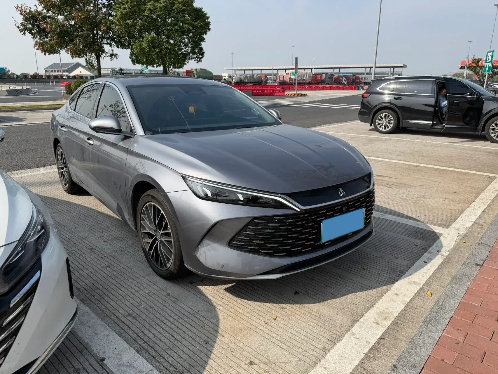 2024 BYD QINL thumbnail 3