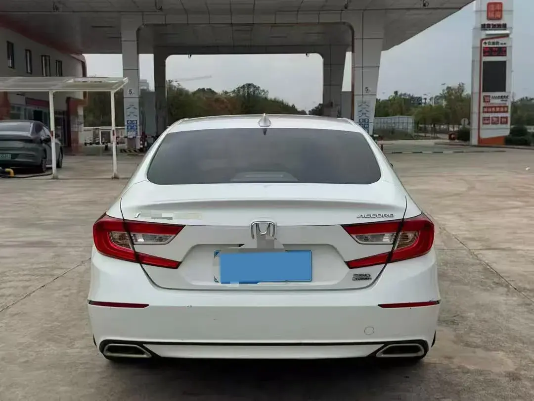 2018 HONDA ACCORD thumbnail 3