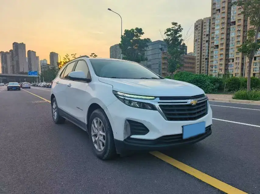 2021 CHEVROLET EQUINOX thumbnail 3
