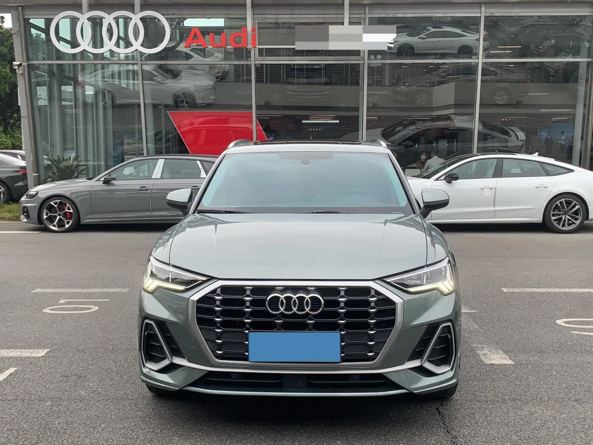 2022 AUDI Q3 thumbnail 2