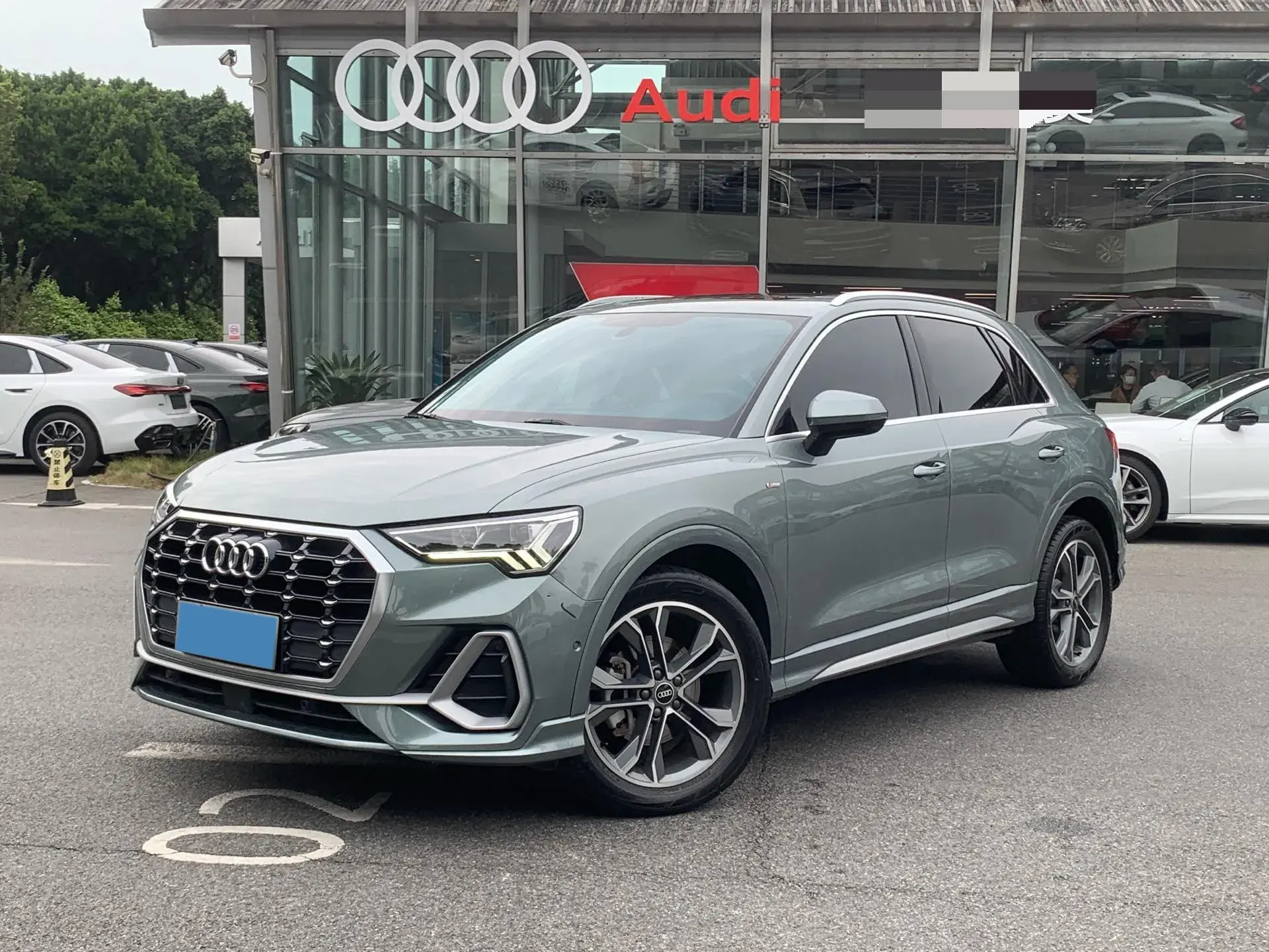 2022 AUDI Q3 view 1