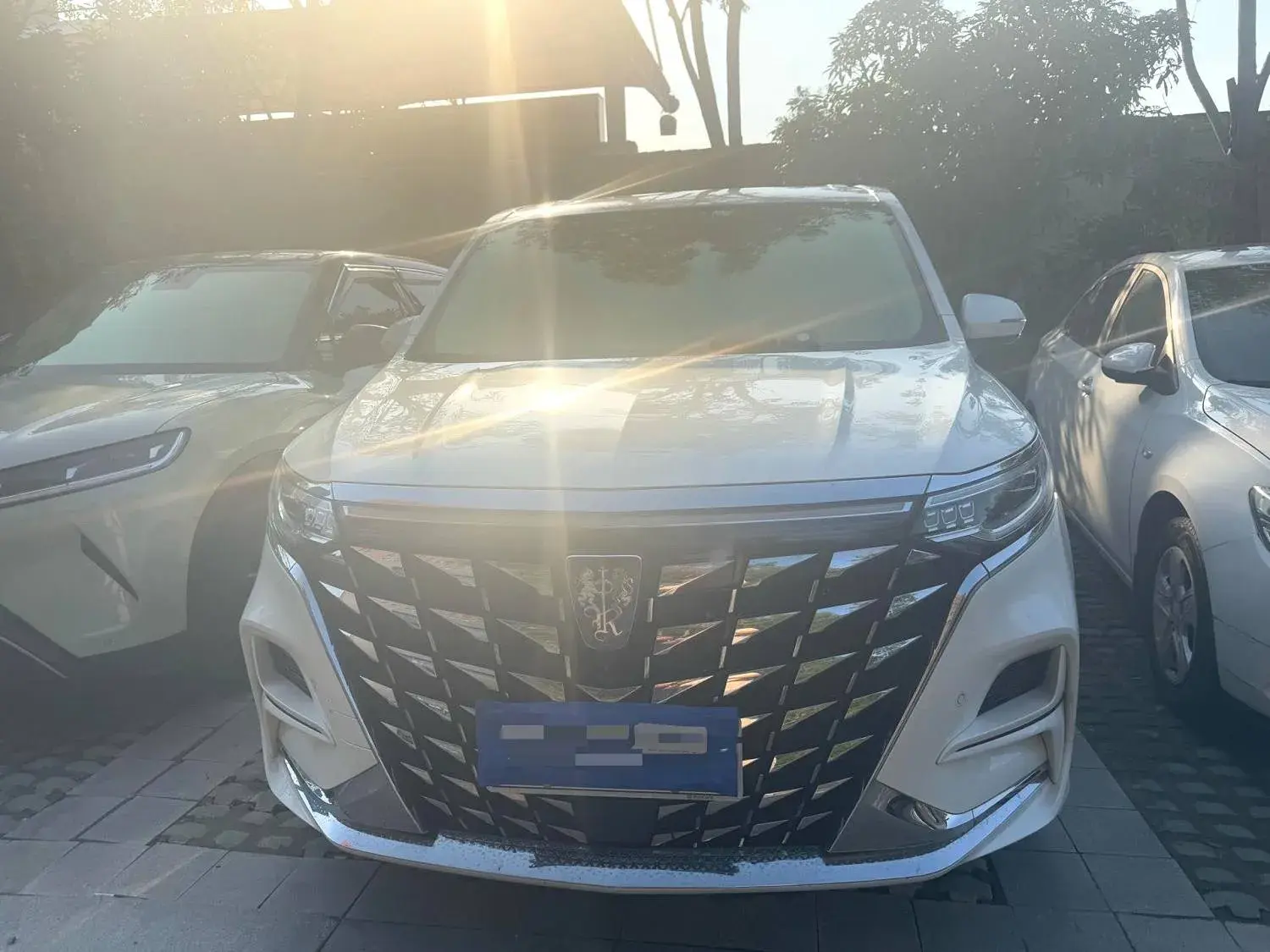 2023 ROEWE IMAX8 thumbnail 2