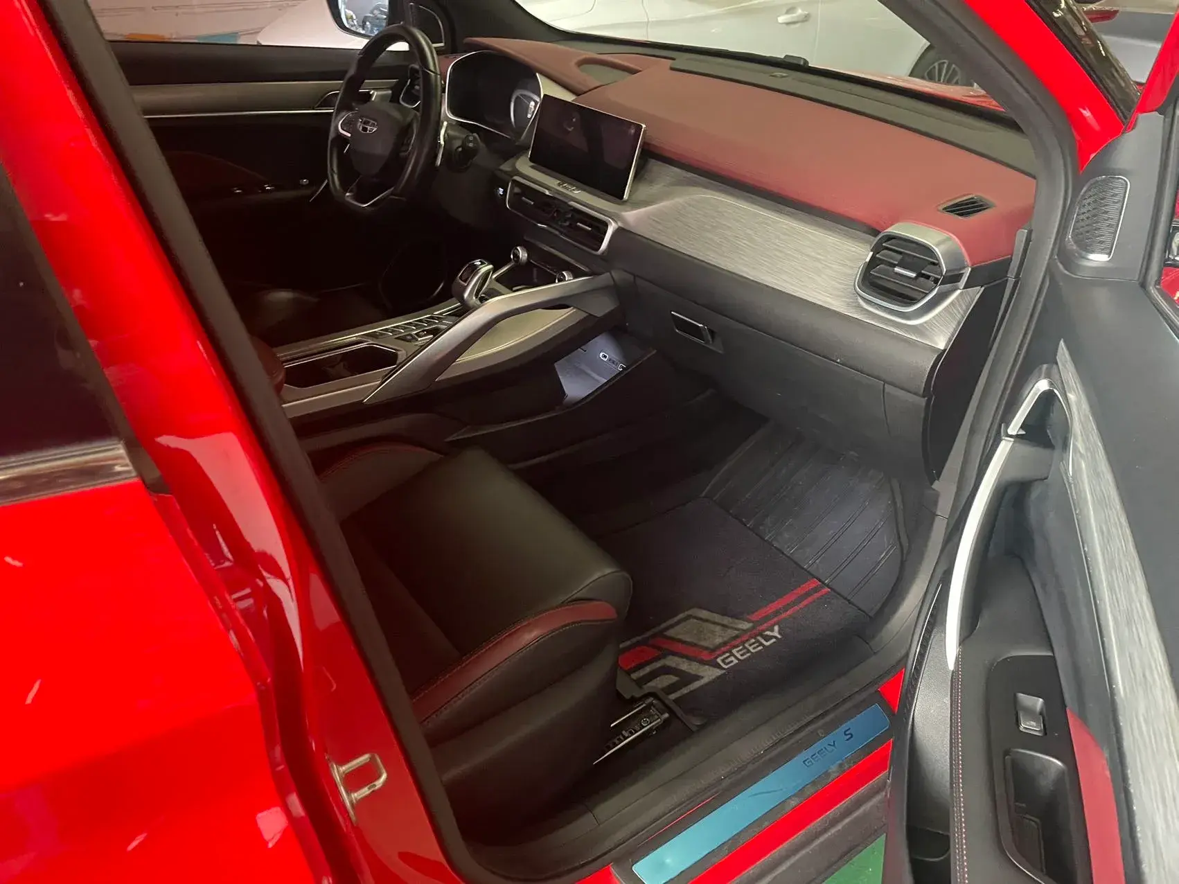 2019 GEELY COOLRAY thumbnail 4