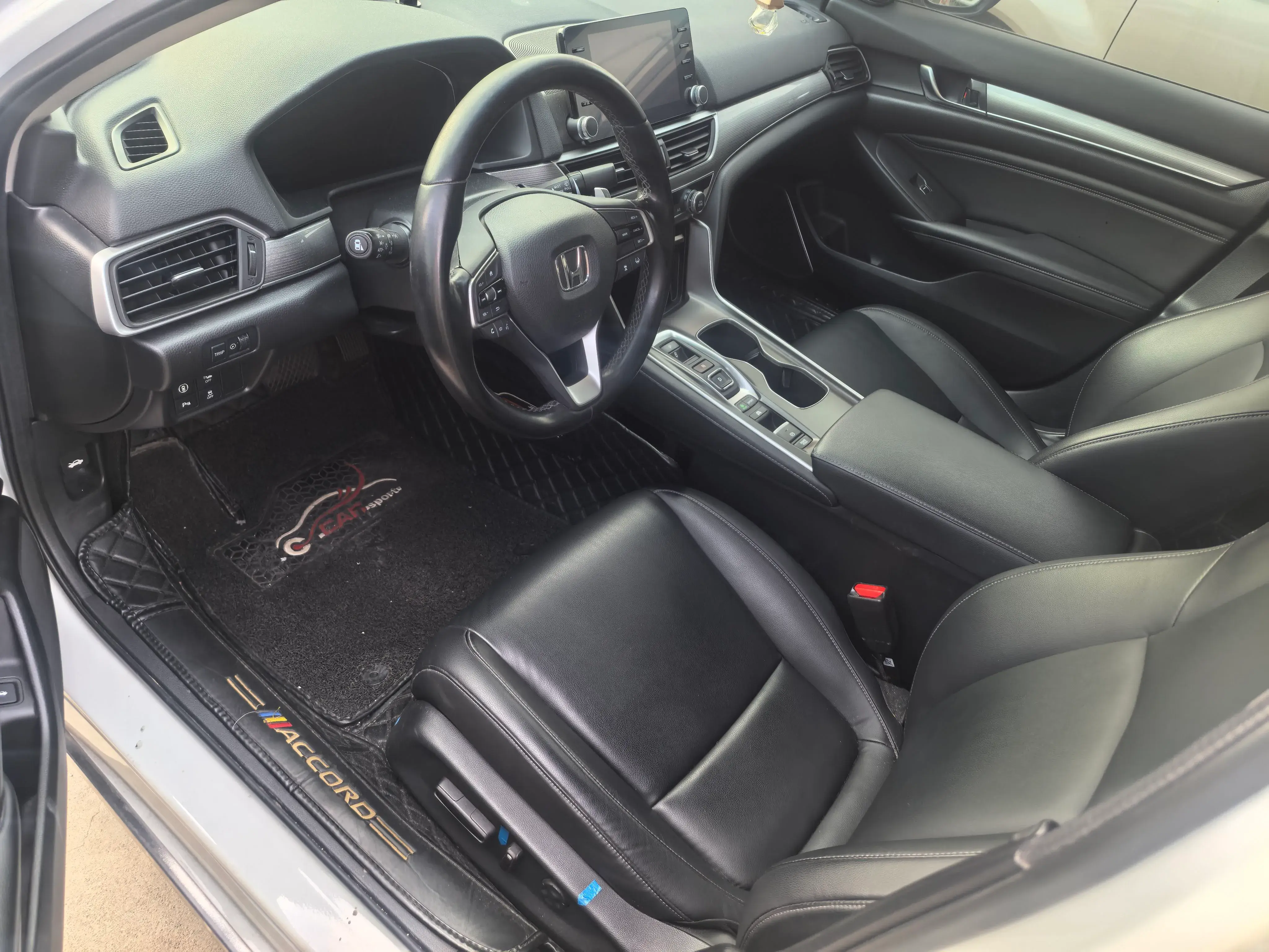 2018 HONDA ACCORD thumbnail 4