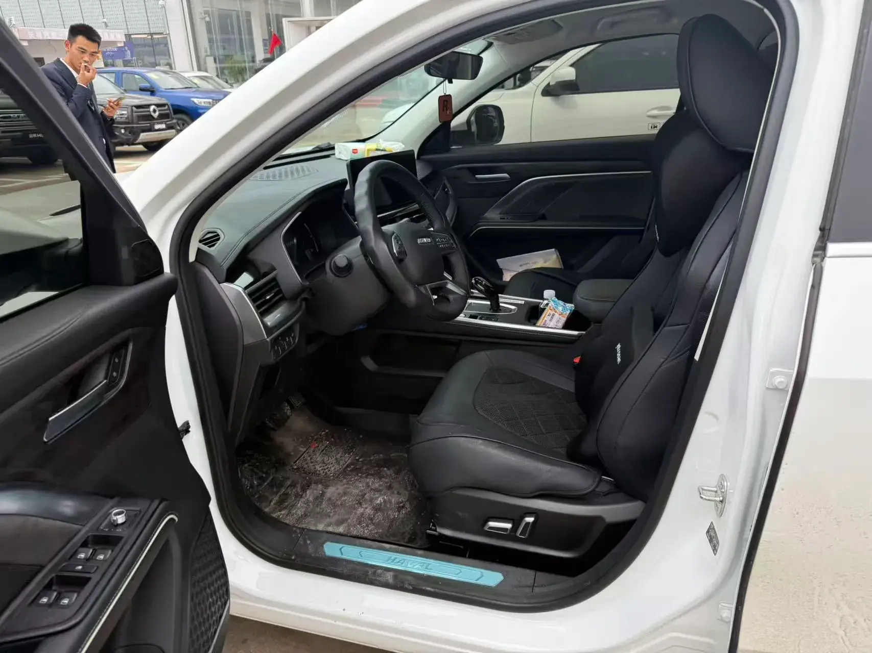 2023 HAVAL H6 thumbnail 2