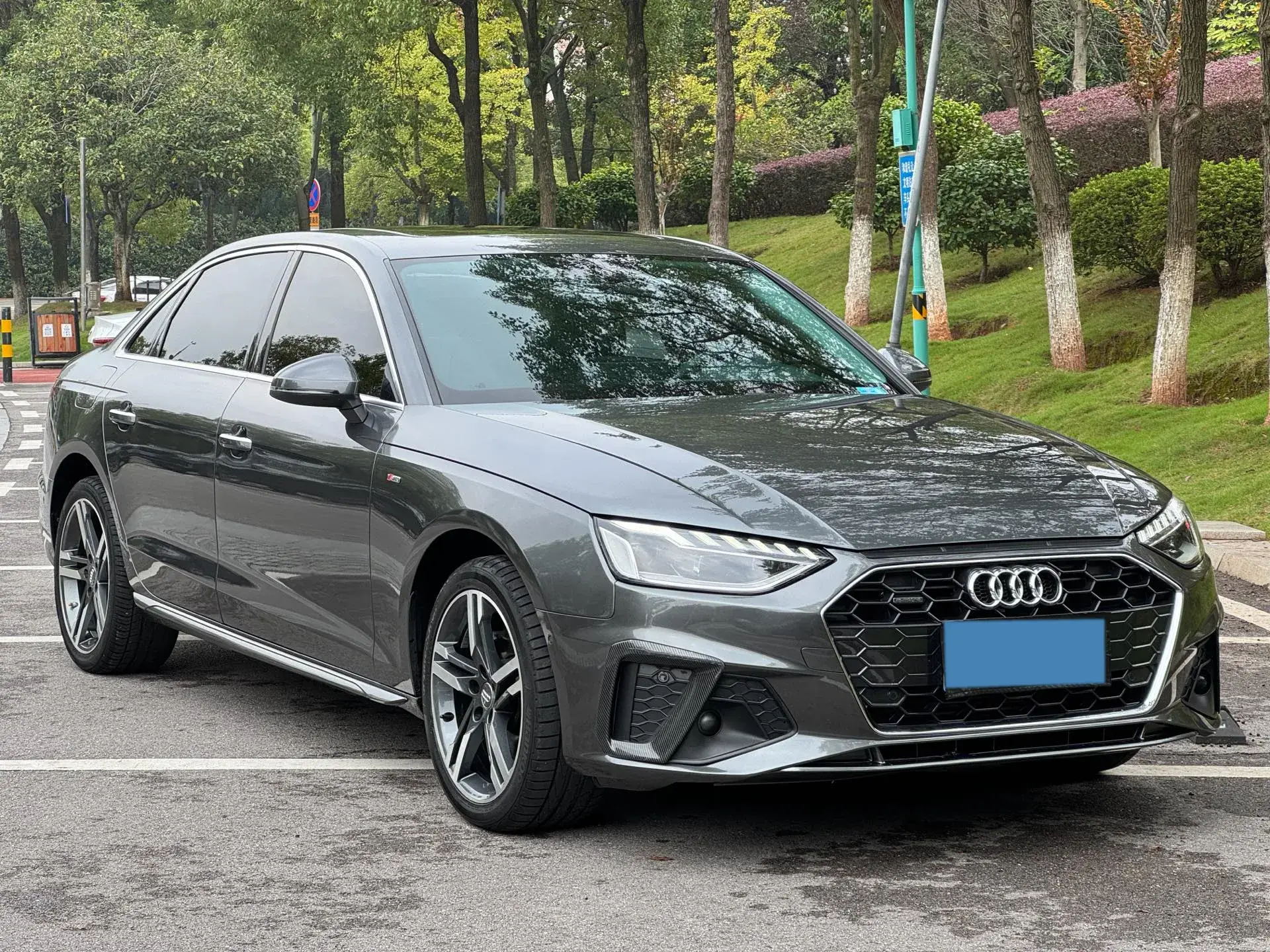 2020 AUDI A4L thumbnail 3