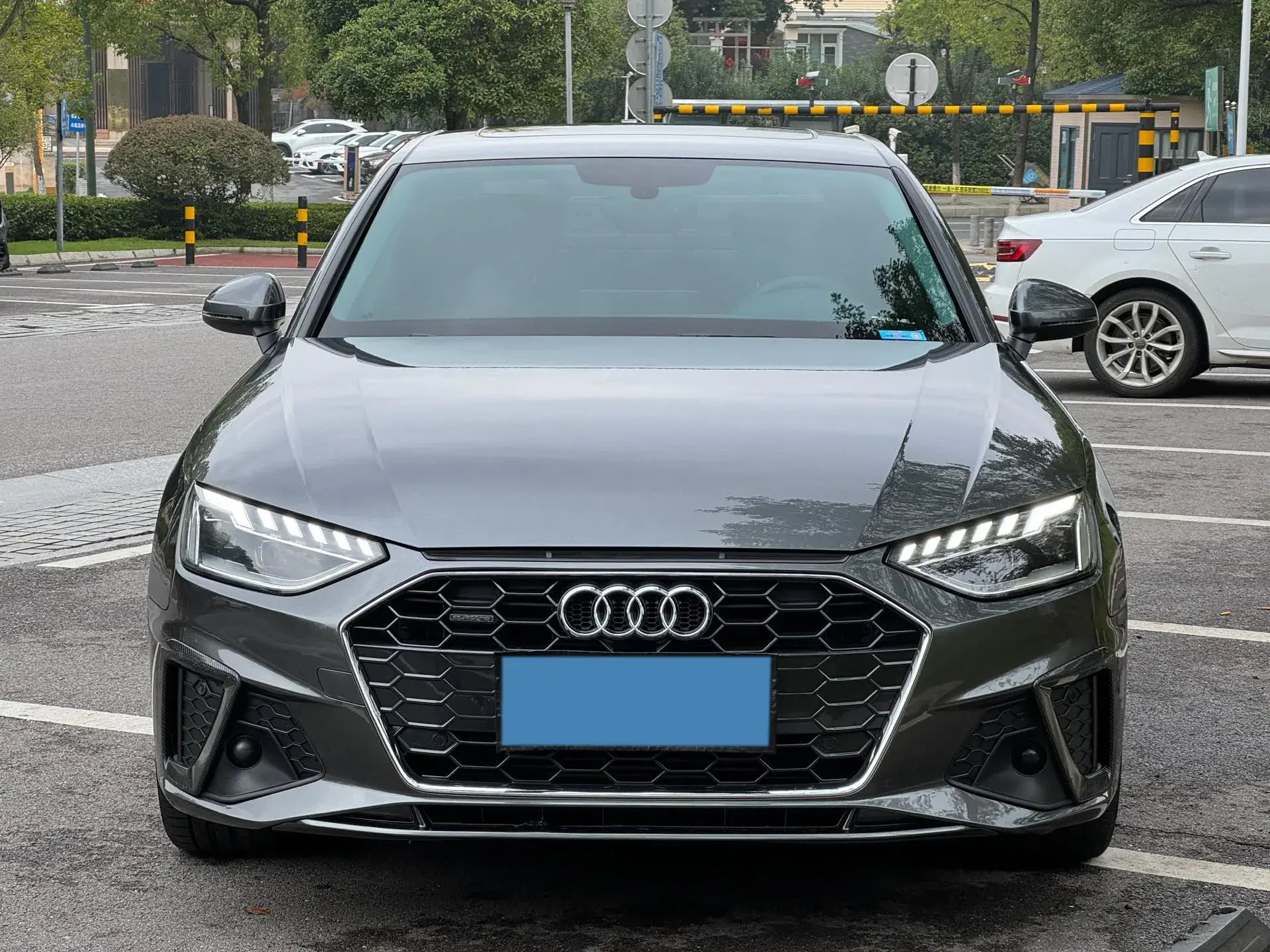 2020 AUDI A4L thumbnail 2