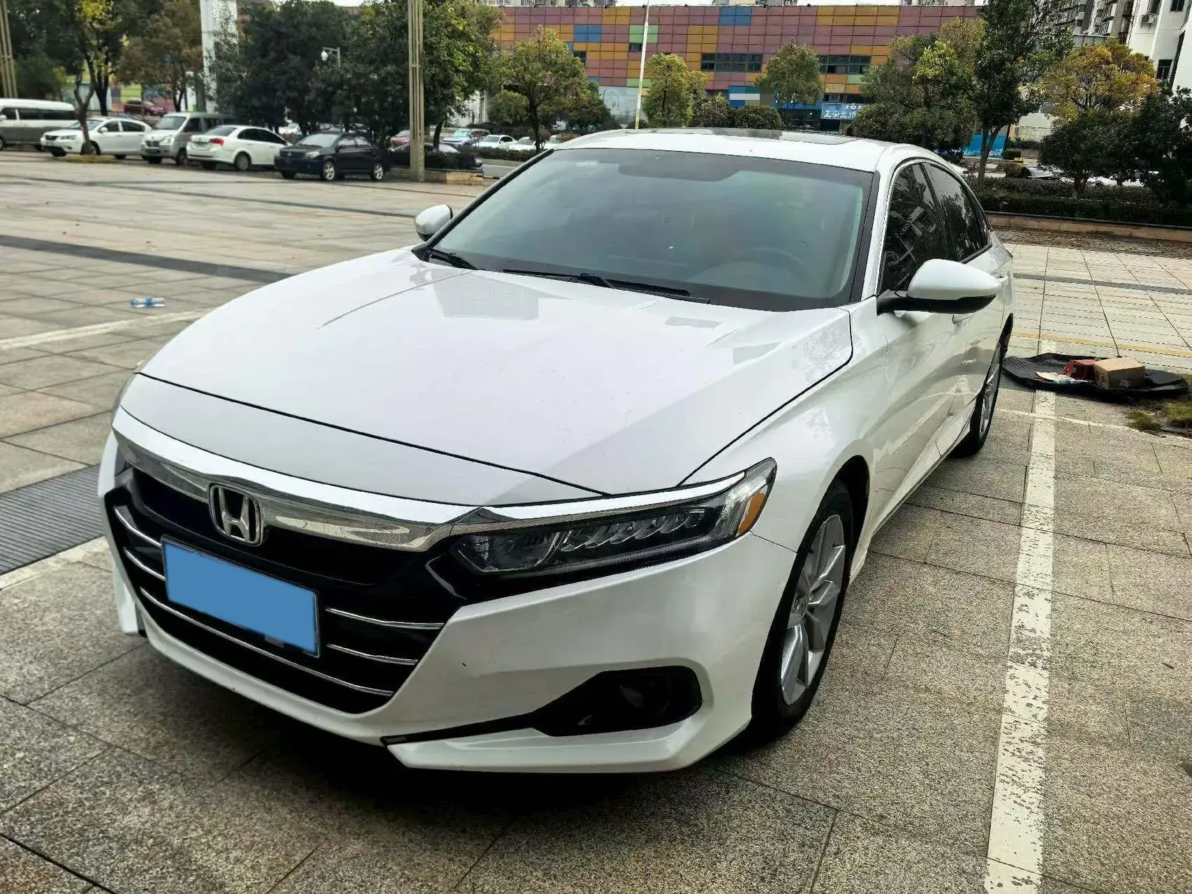 2022 HONDA ACCORD view 1