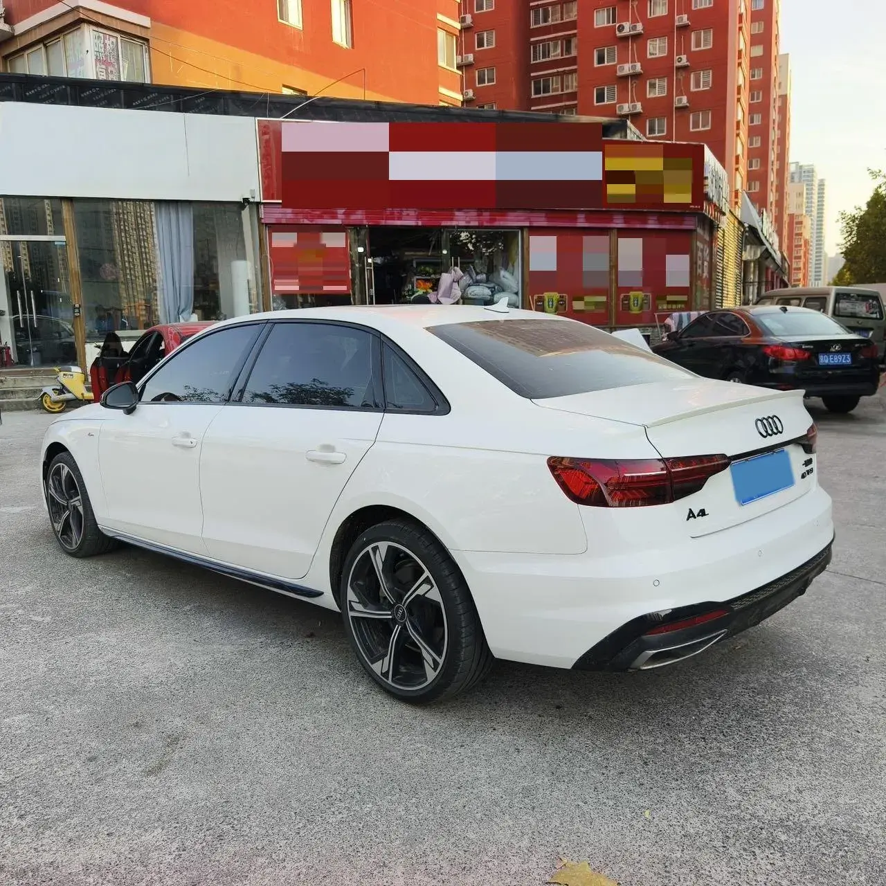 2024 AUDI A4L thumbnail 4