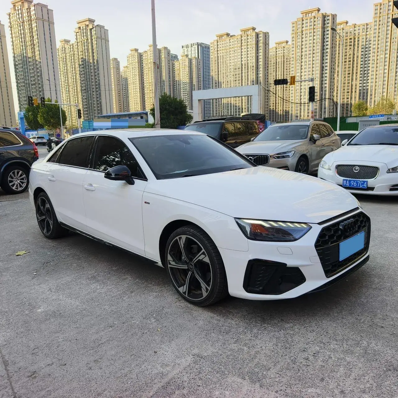 2024 AUDI A4L thumbnail 3