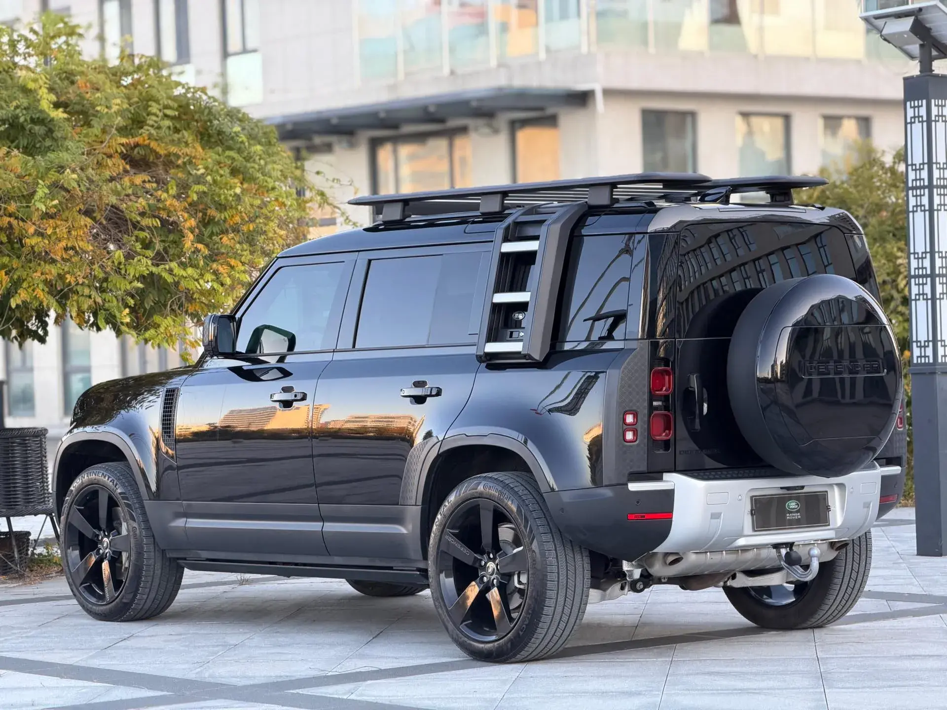 2024 LAND ROVER thumbnail 4