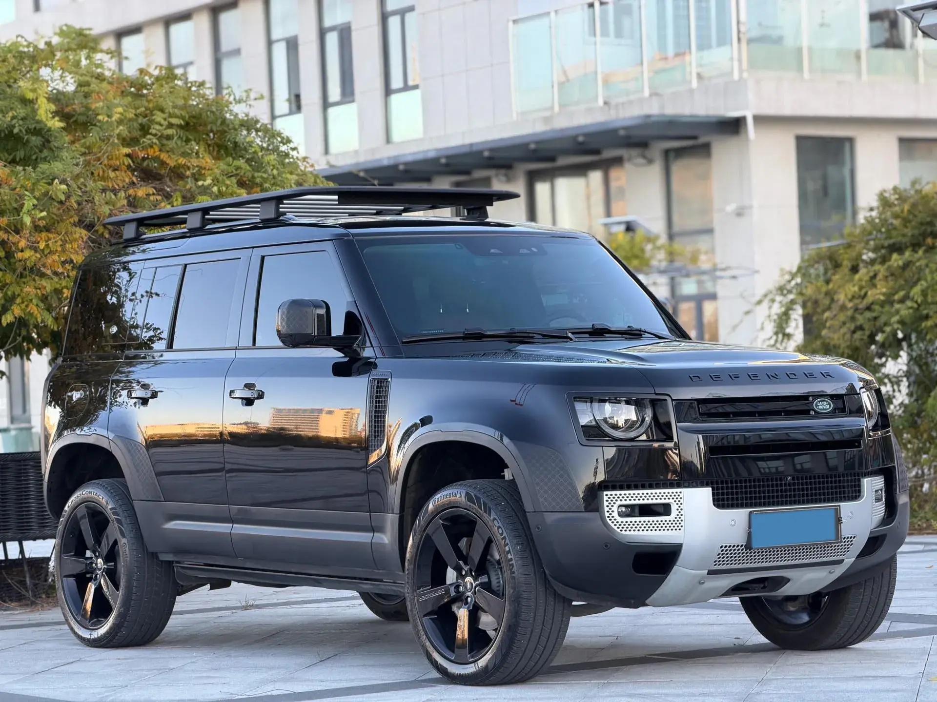 2024 LAND ROVER thumbnail 3