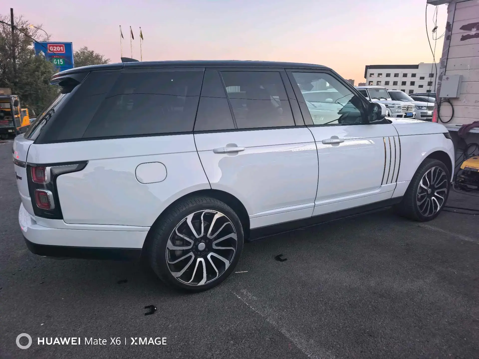 2018 LAND ROVER thumbnail 2