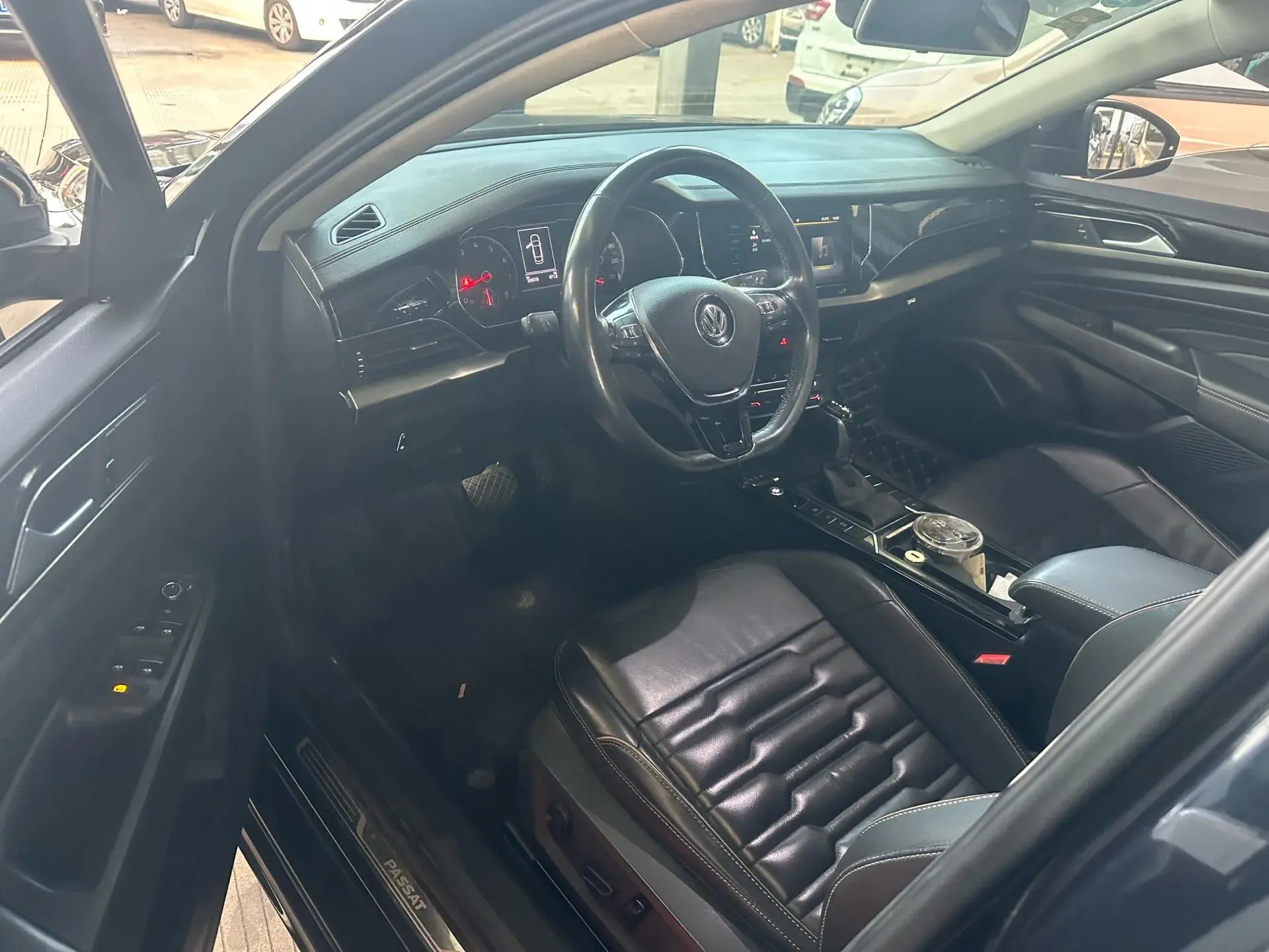 2020 VOLKSWAGEN PASSAT thumbnail 3