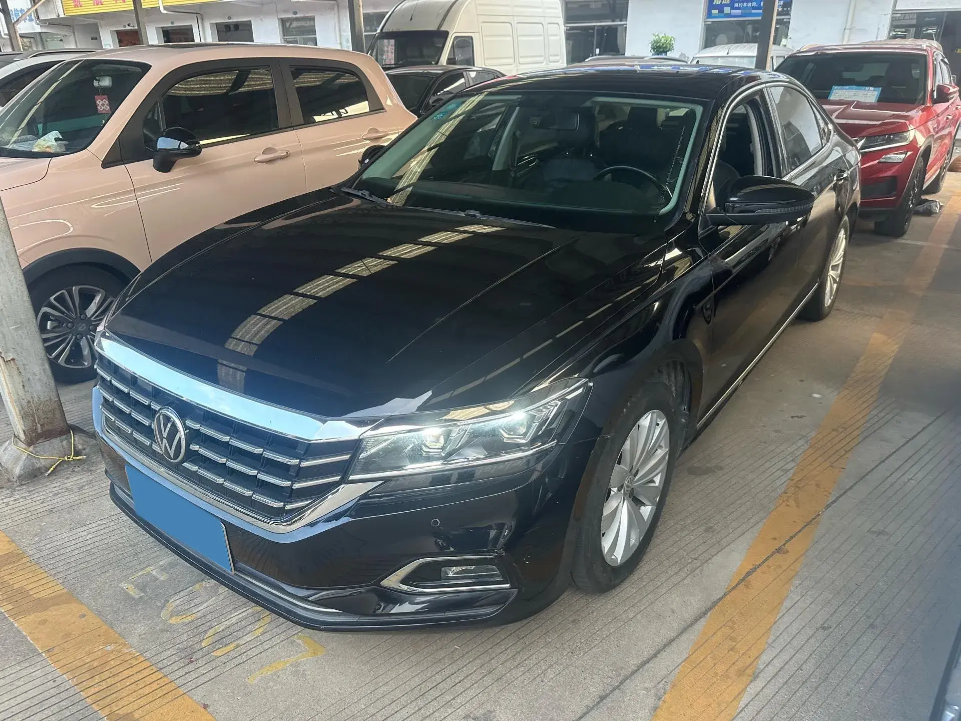 2020 VOLKSWAGEN PASSAT view 1