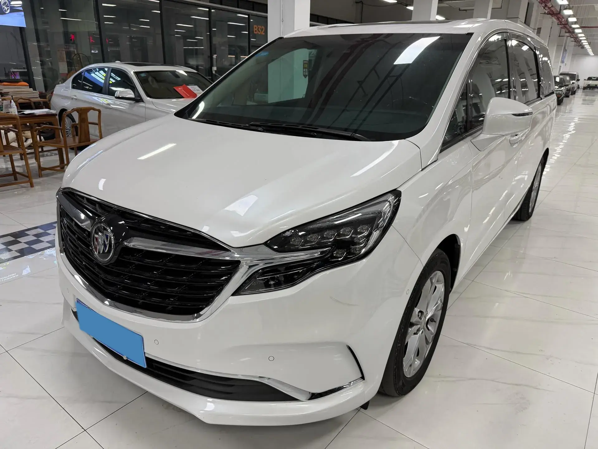 2020 BUICK GL8 view 1