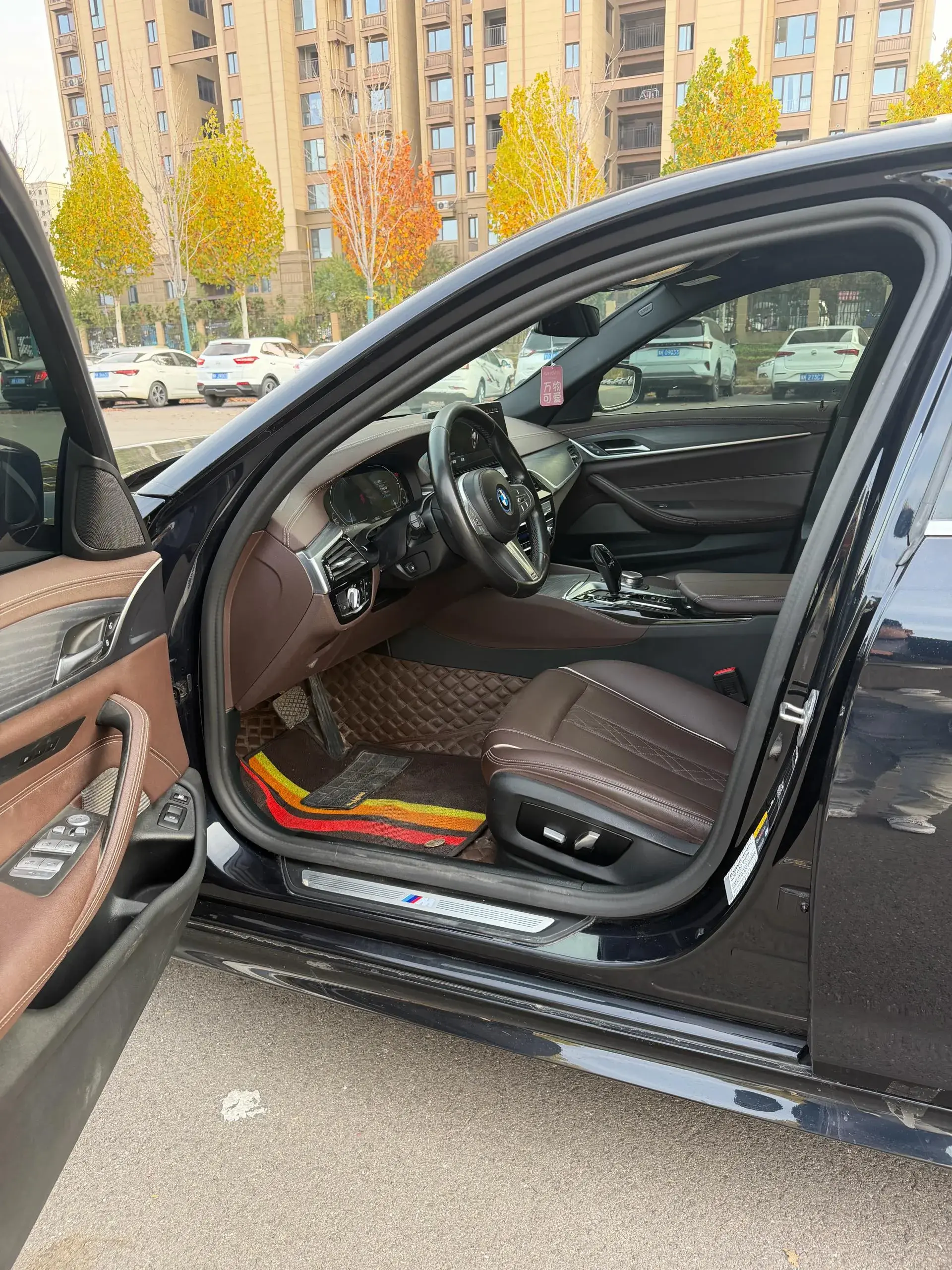 2022 BMW 5 thumbnail 4