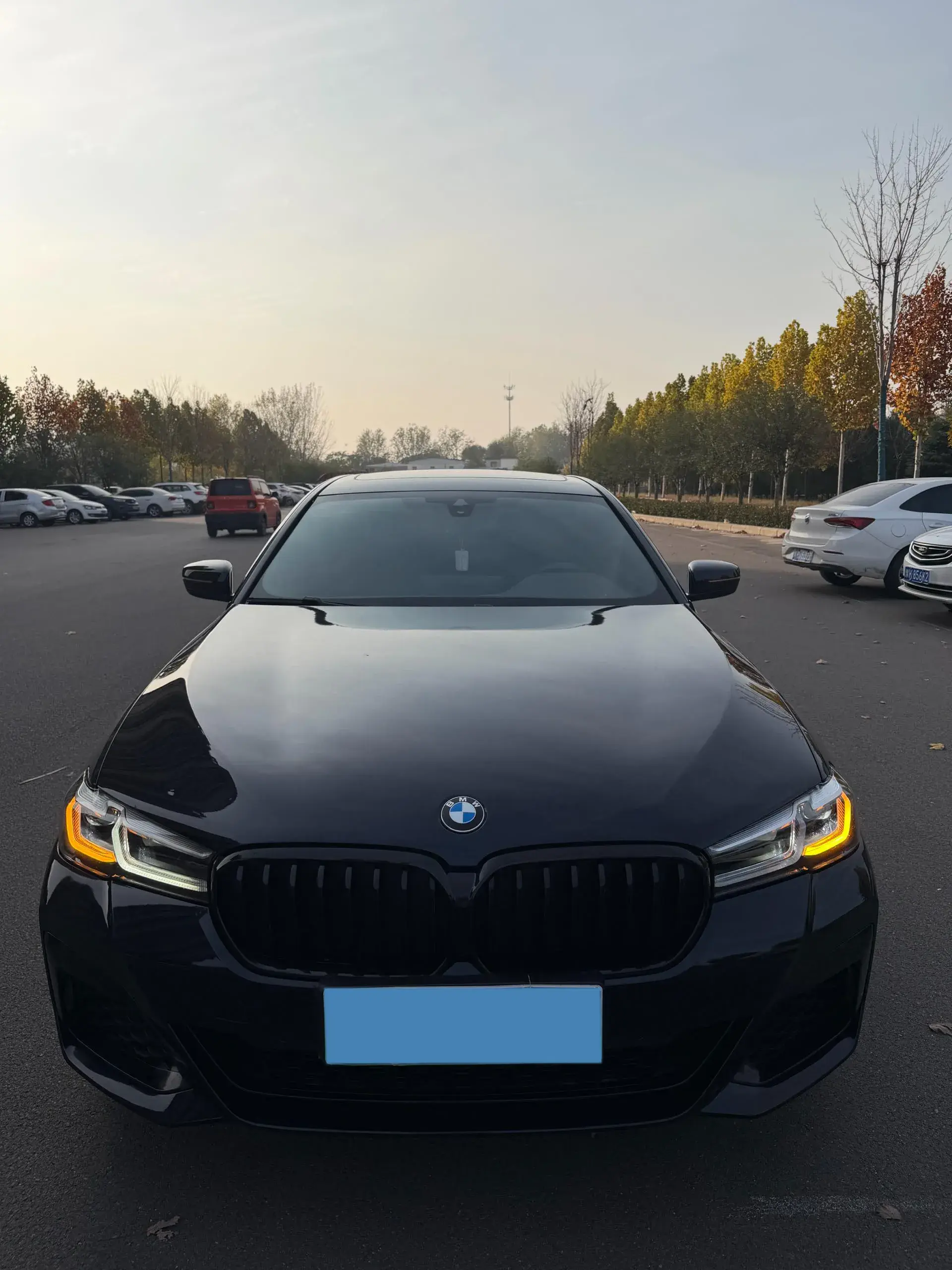 2022 BMW 5 thumbnail 3