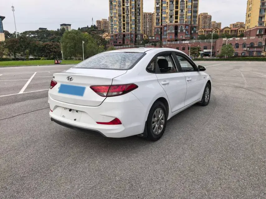 2017 HYUNDAI CELESTA thumbnail 4