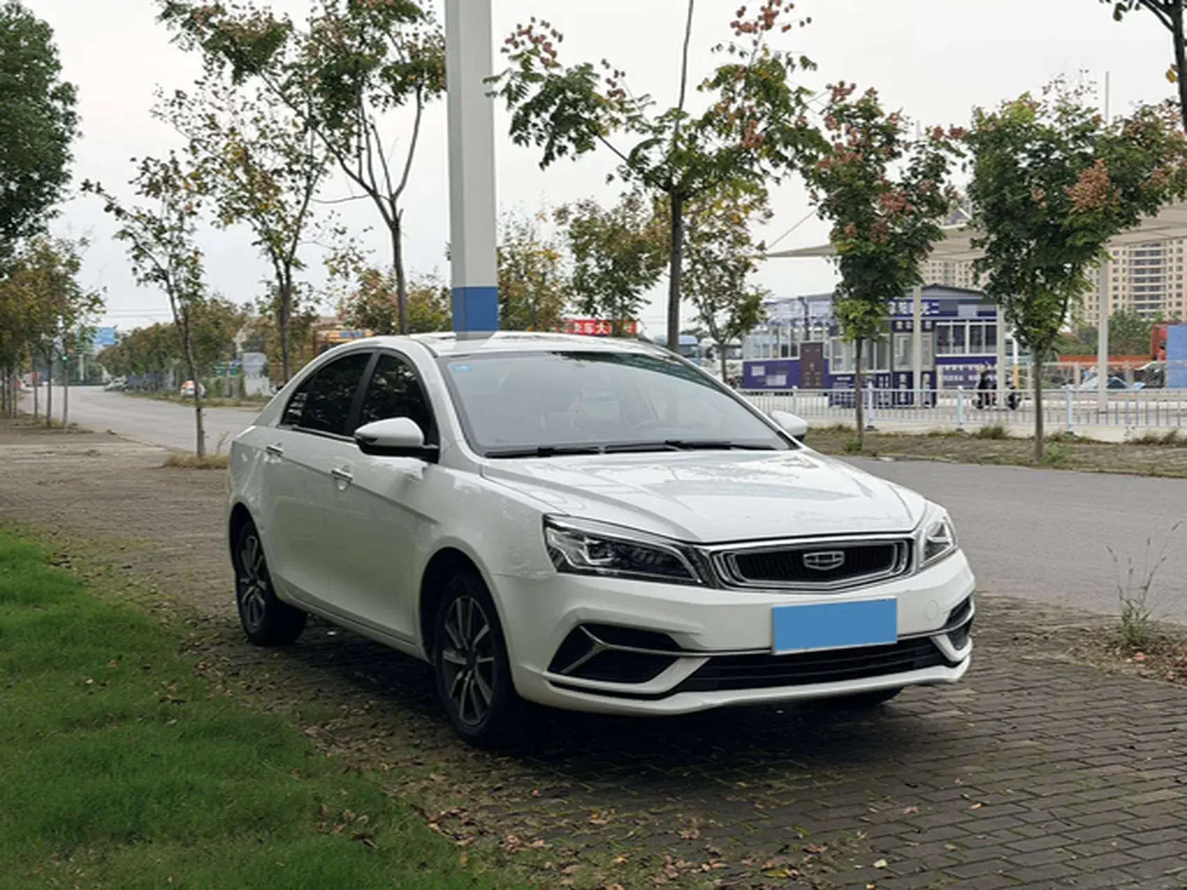 2020 GEELY EMGRAND thumbnail 3