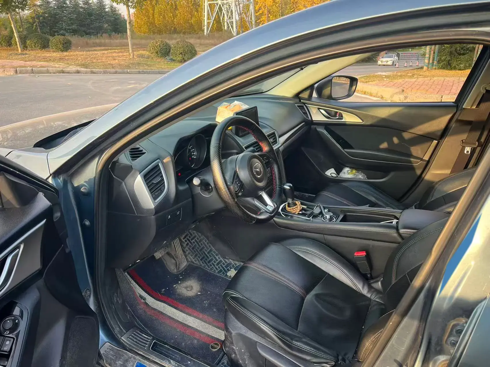 2017 MAZDA 3 thumbnail 4