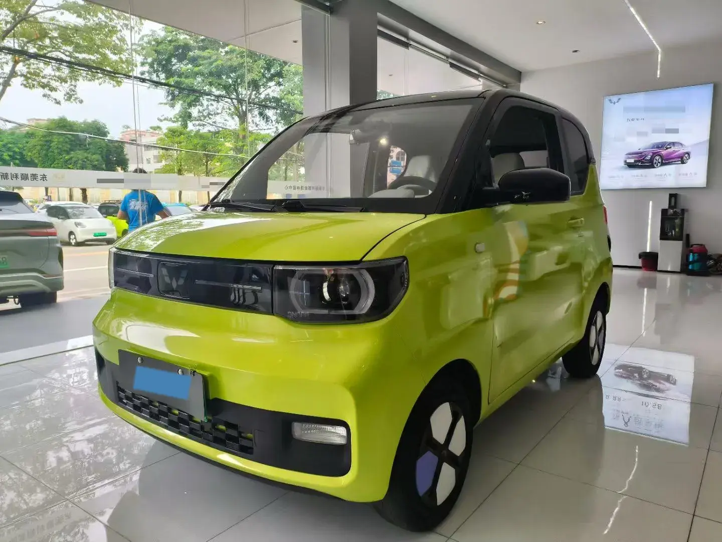 2022 WULING HONGGUANG view 1