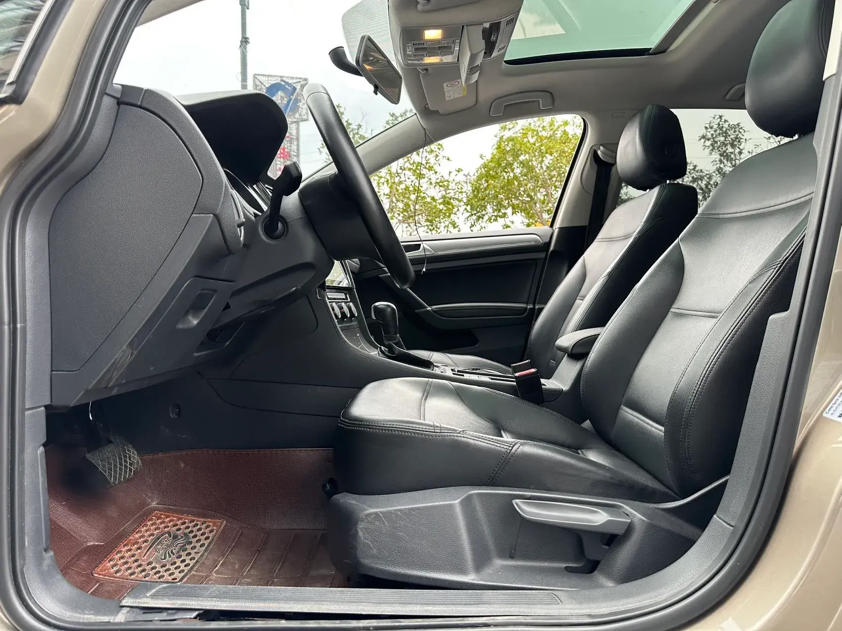 2018 VOLKSWAGEN GOLF thumbnail 4