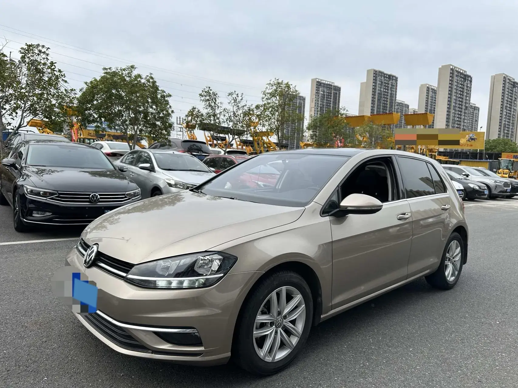 2018 VOLKSWAGEN GOLF view 1