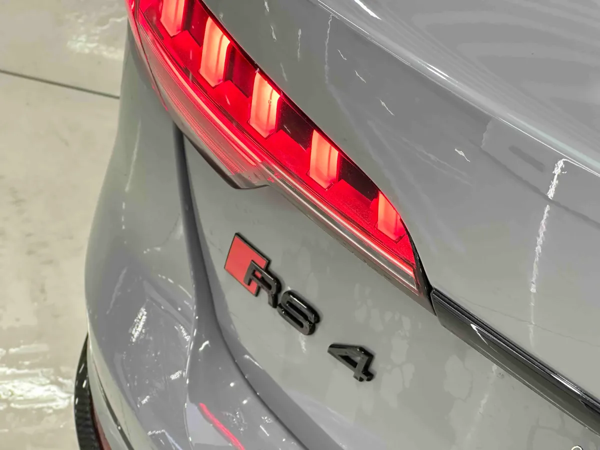 2023 Audi RS 4 2.9T 450HP V6 8AT,autocango,china used car exporter,china ev exporter,chinese used car exporter,chinese used ev exporter