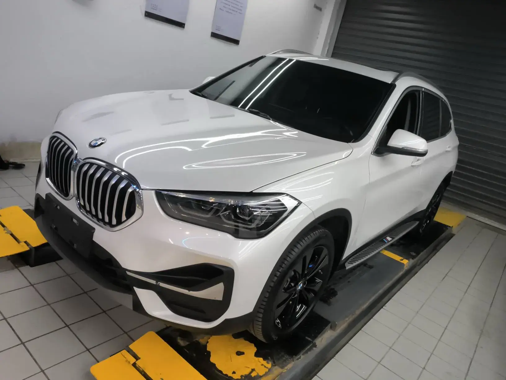 2022 BMW X1 view 1