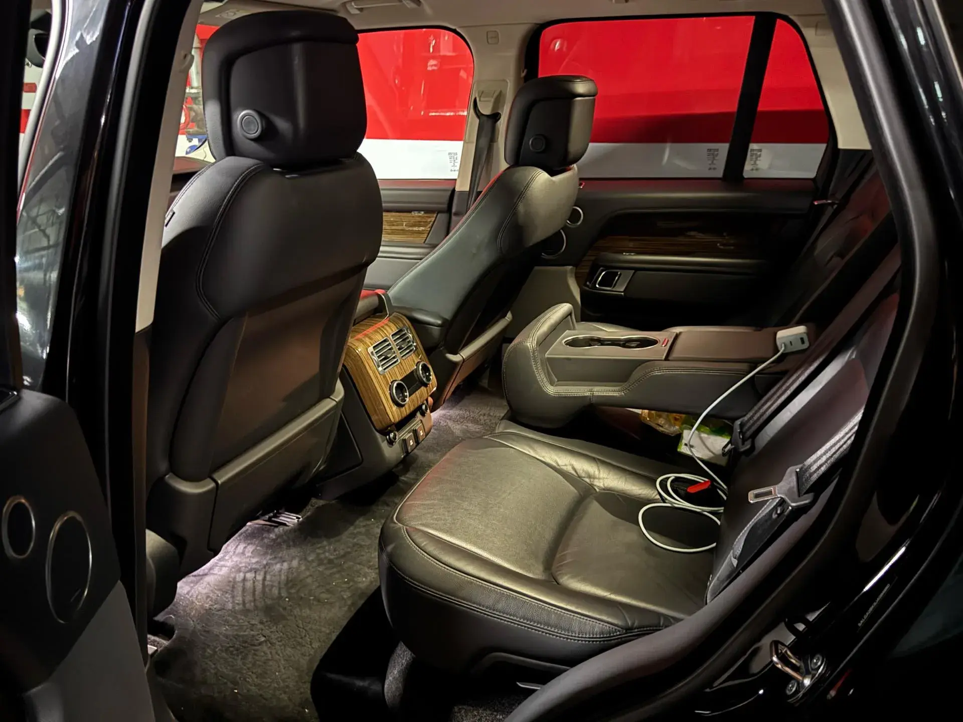 2018 LAND ROVER thumbnail 4