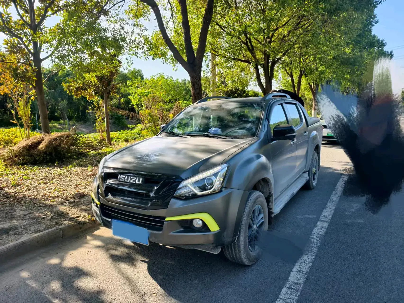 2020 ISUZU D-MAX view 1
