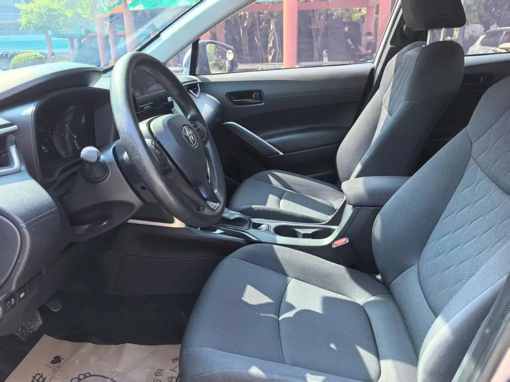 2023 TOYOTA COROLLA thumbnail 4