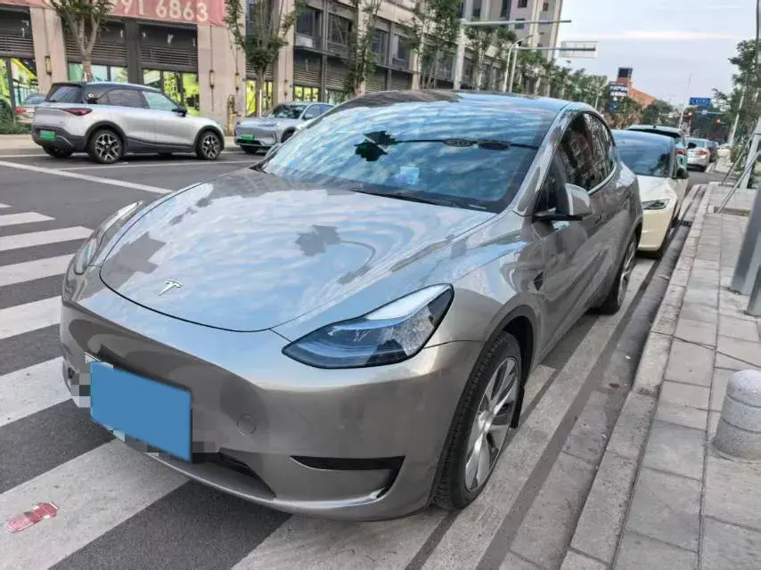 2022 TESLA MODEL view 1