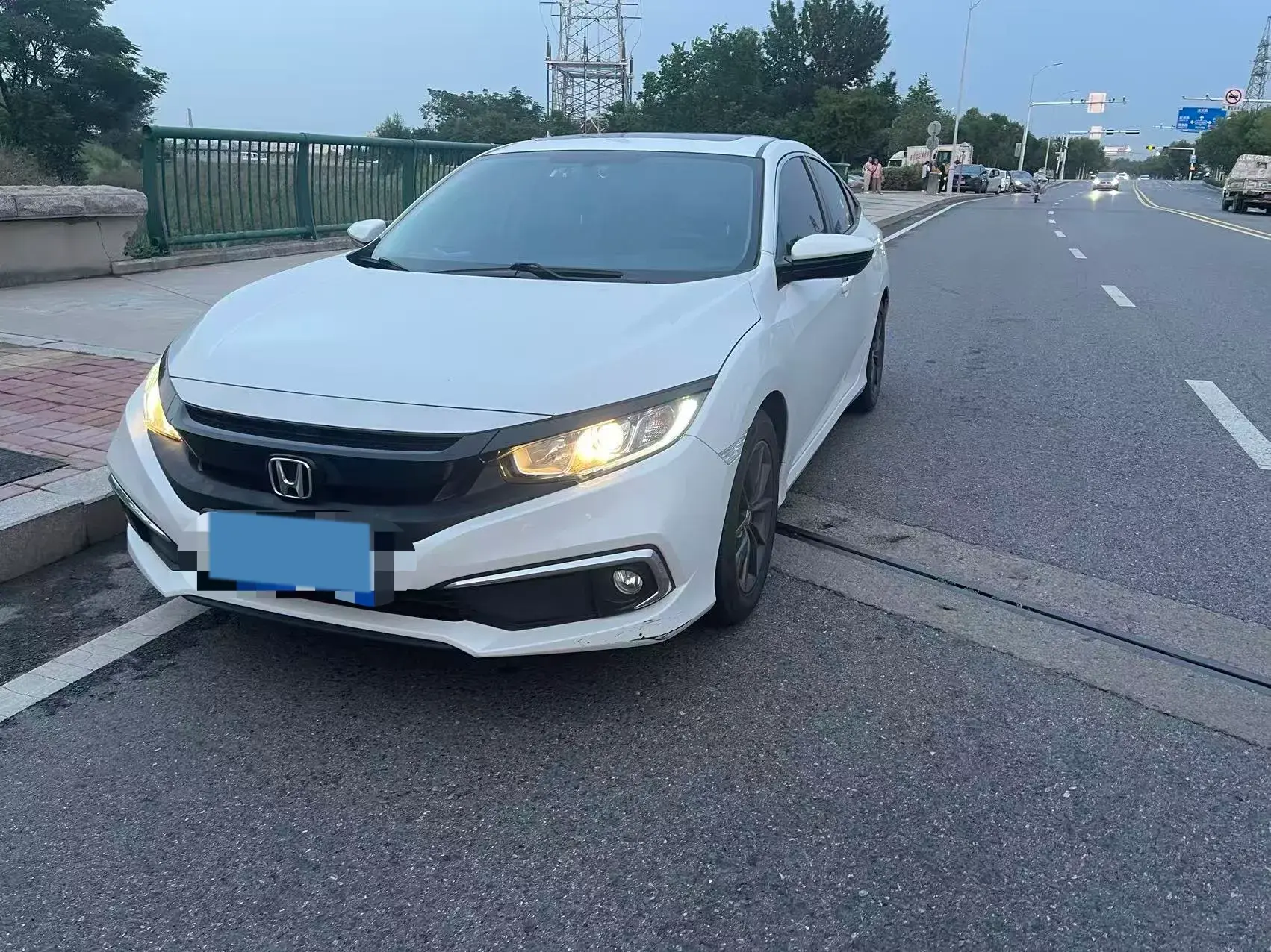 2019 HONDA CIVIC view 1