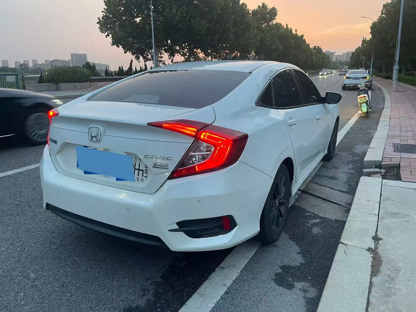 2019 HONDA CIVIC thumbnail 2