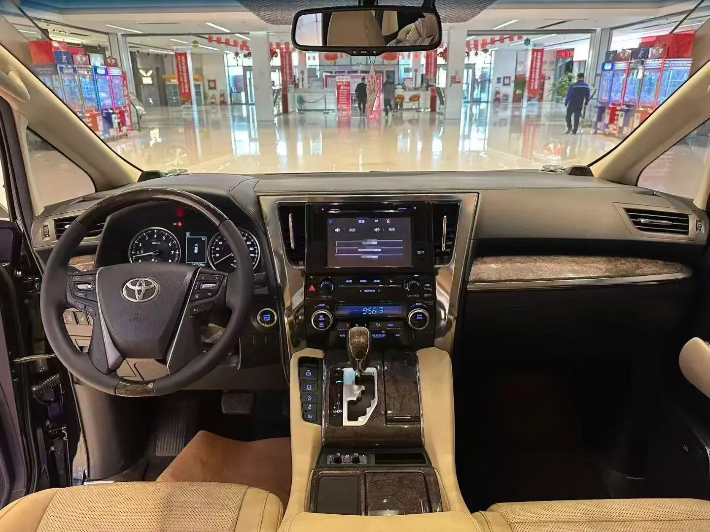 2018 TOYOTA ALPHARD thumbnail 4