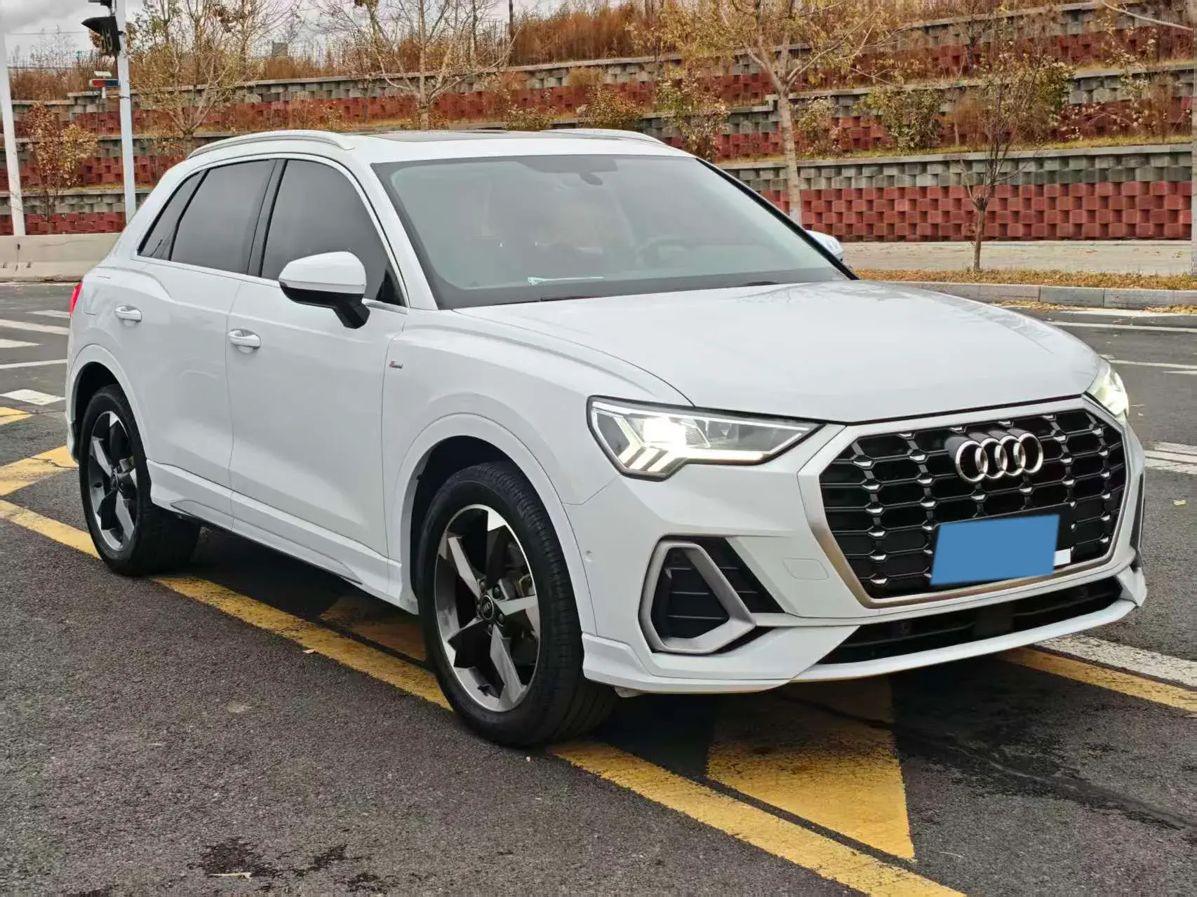 2021 AUDI Q3 thumbnail 3
