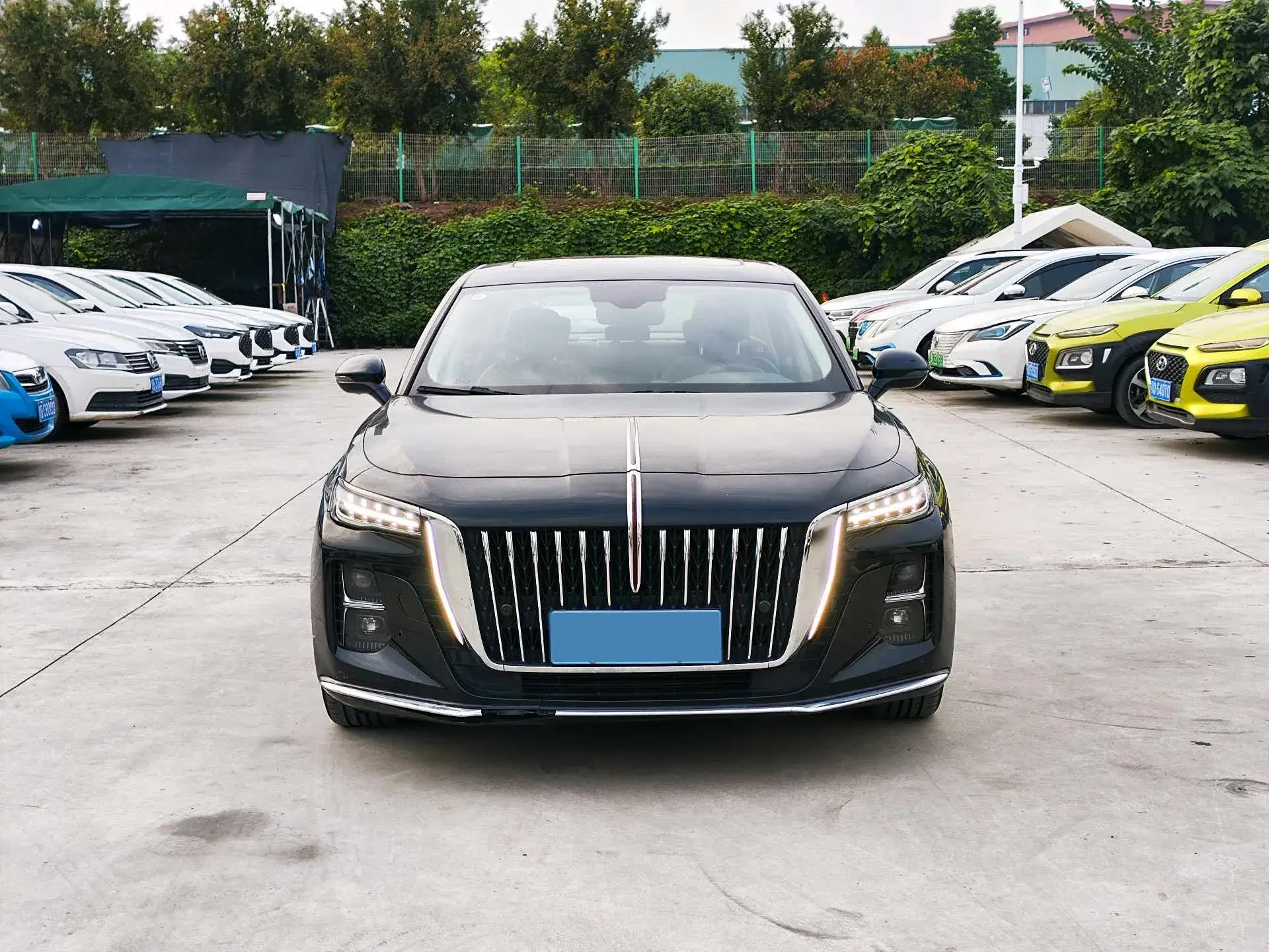 2024 HONGQI H5 thumbnail 3