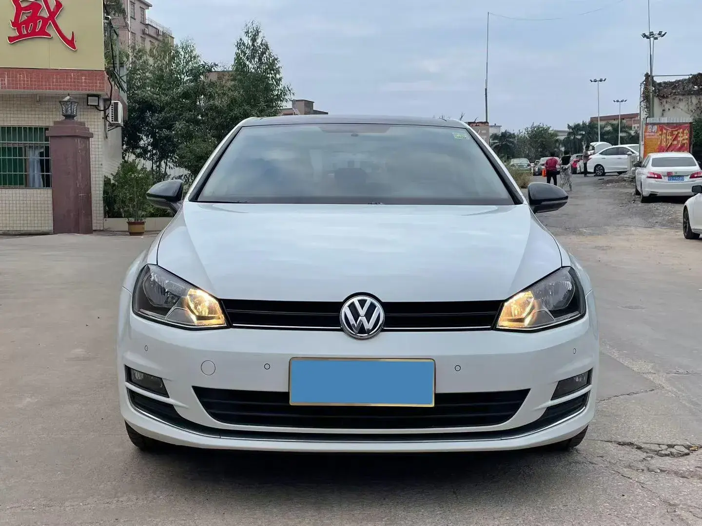 2017 VOLKSWAGEN GOLF thumbnail 2