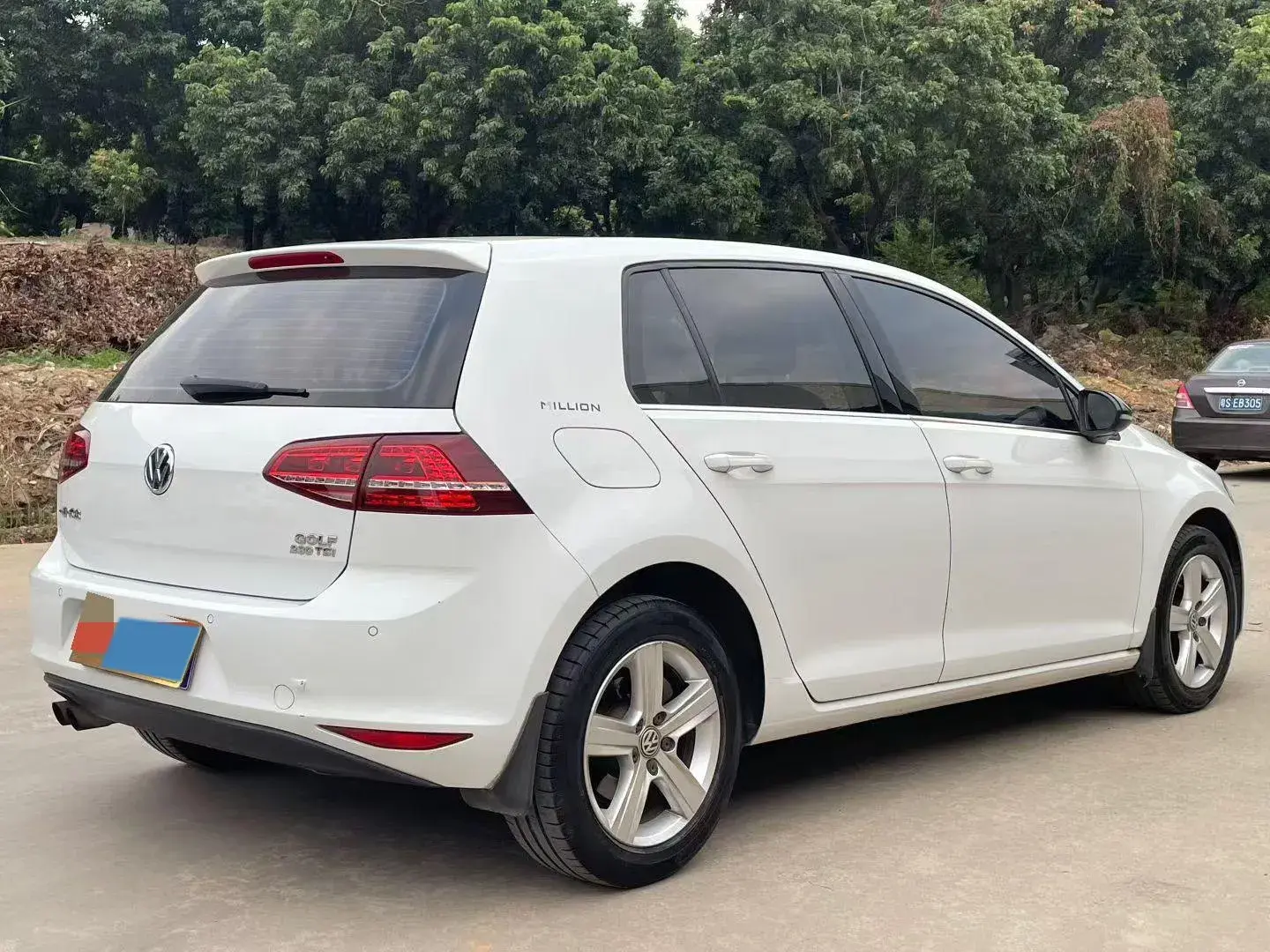 2017 VOLKSWAGEN GOLF thumbnail 4