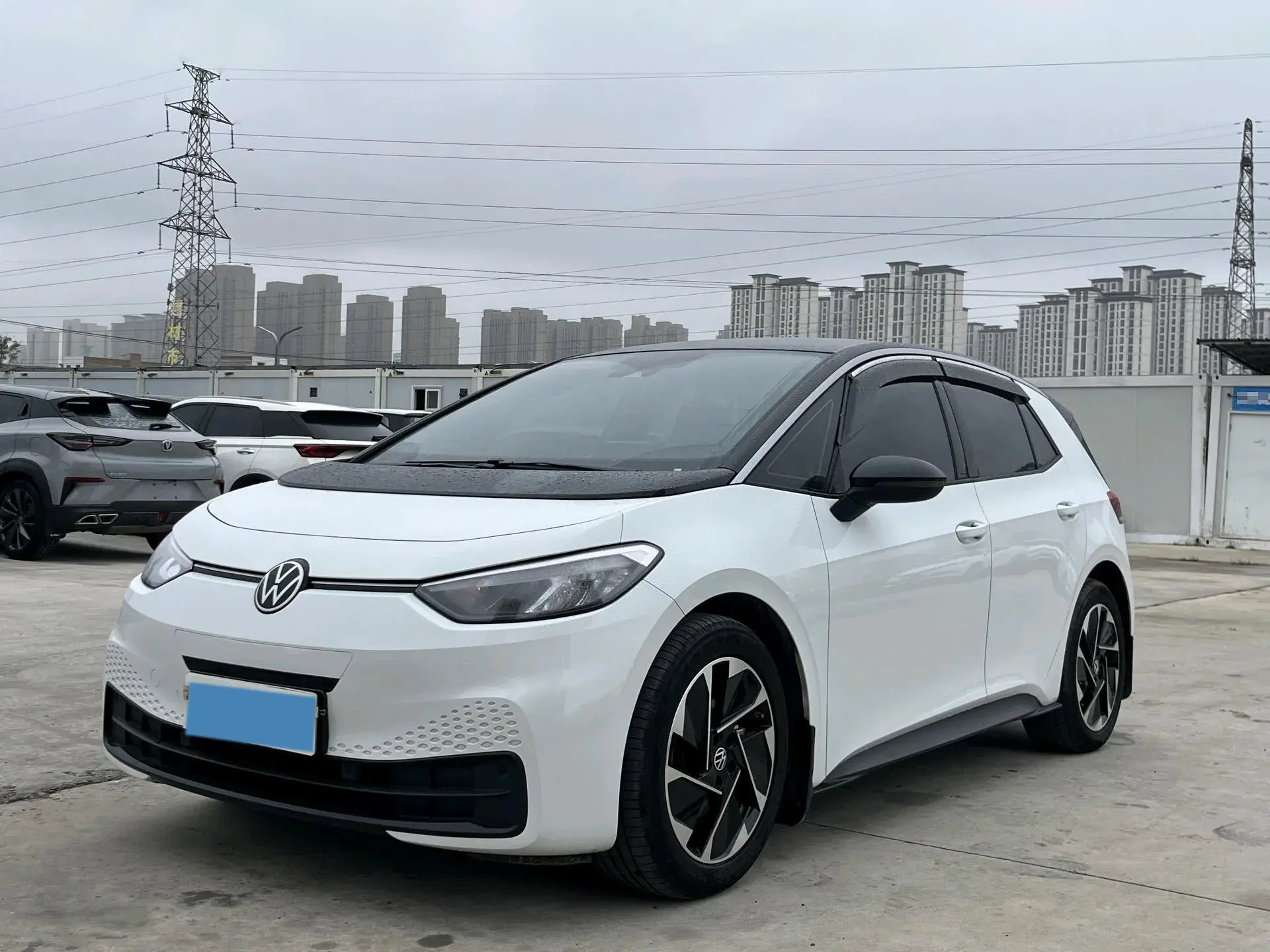 2025 VOLKSWAGEN ID.3 view 1