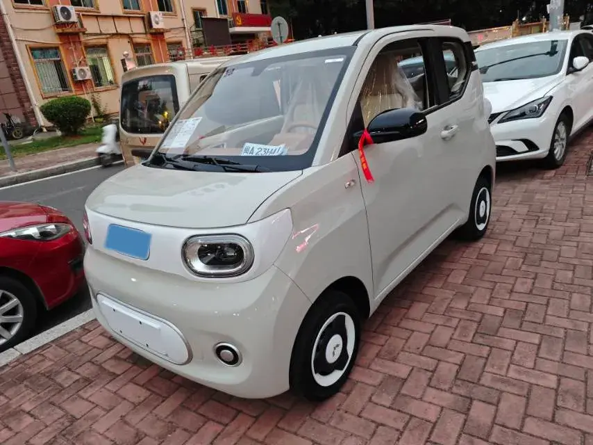 2024 WULING HONGGUANG view 1