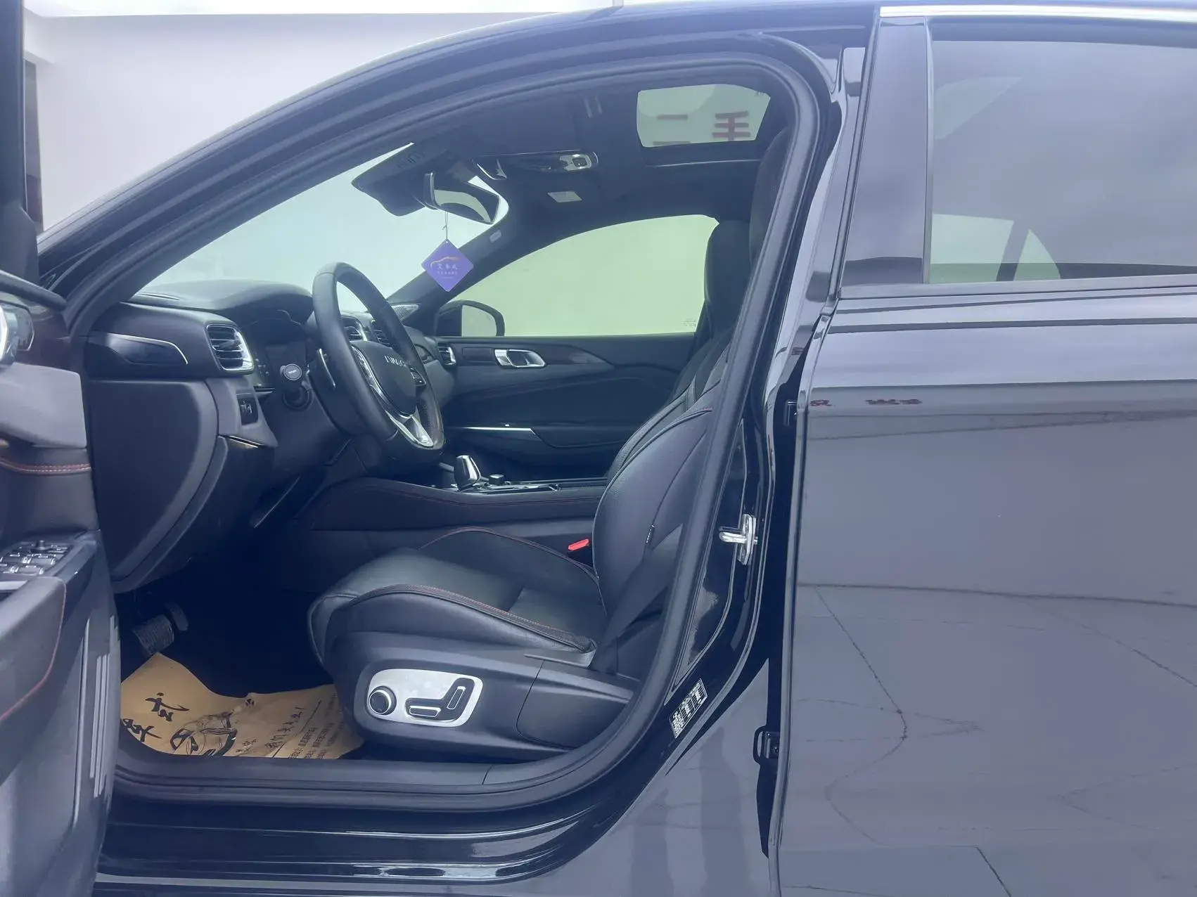 2019 LYNK&CO 03 thumbnail 4