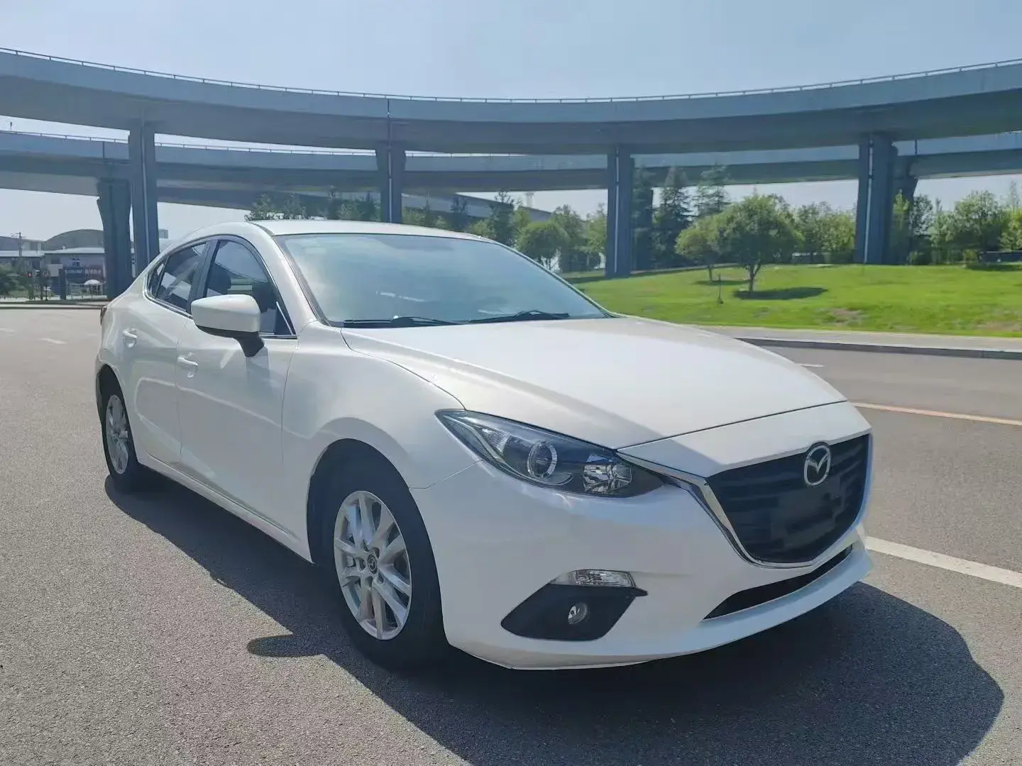 2017 MAZDA 3 thumbnail 3