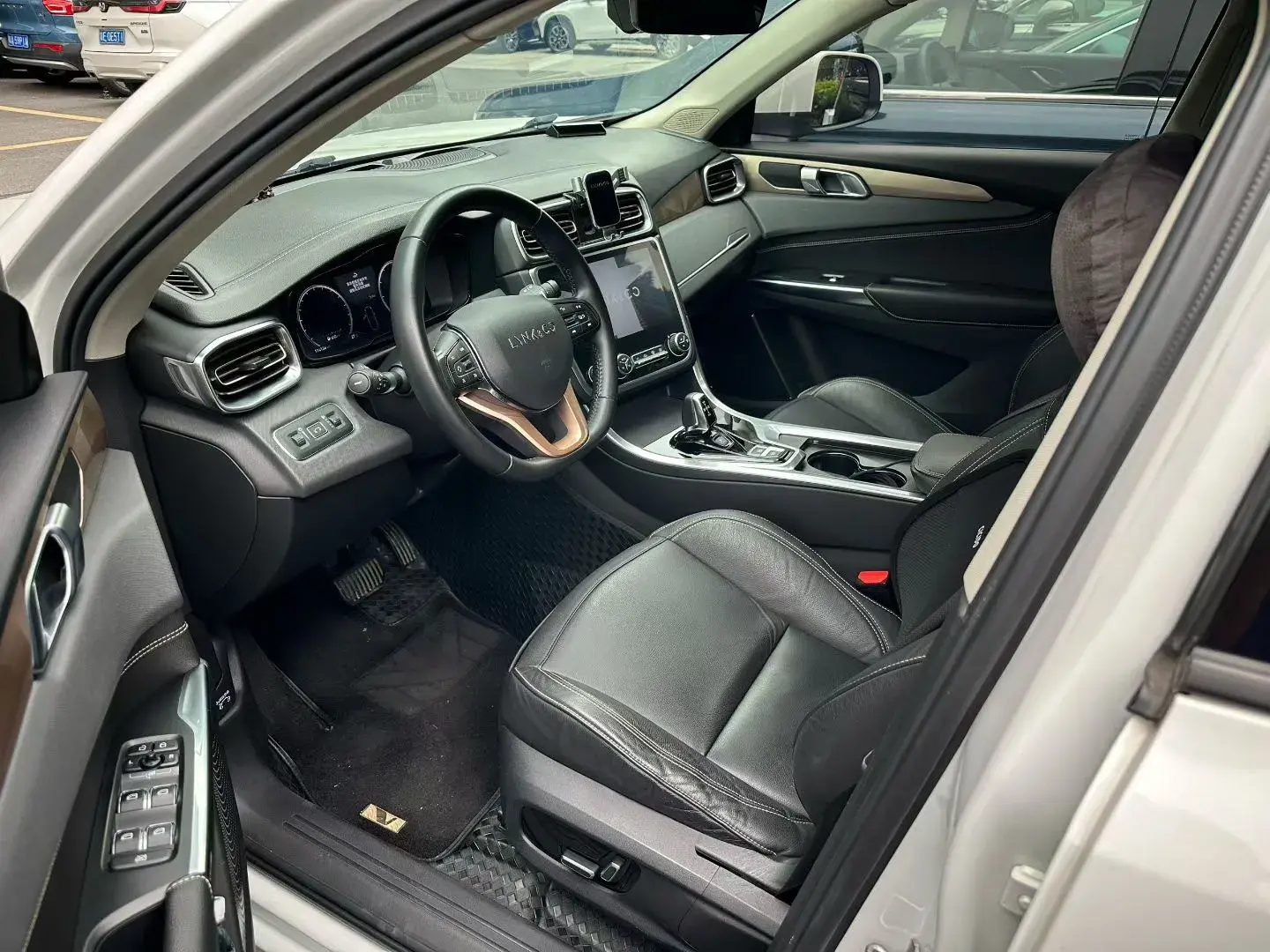 2018 LYNK&CO 01 thumbnail 2