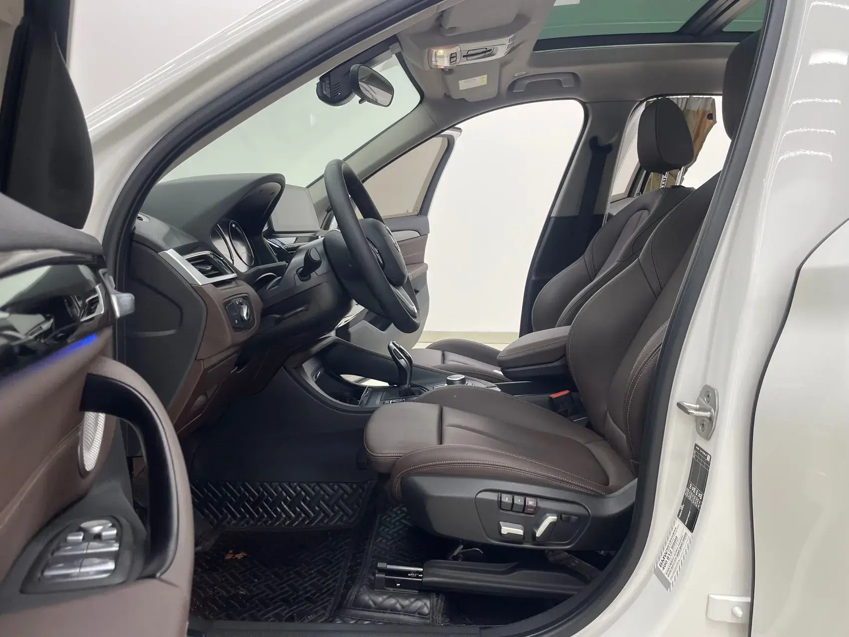 2021 BMW X1 thumbnail 3