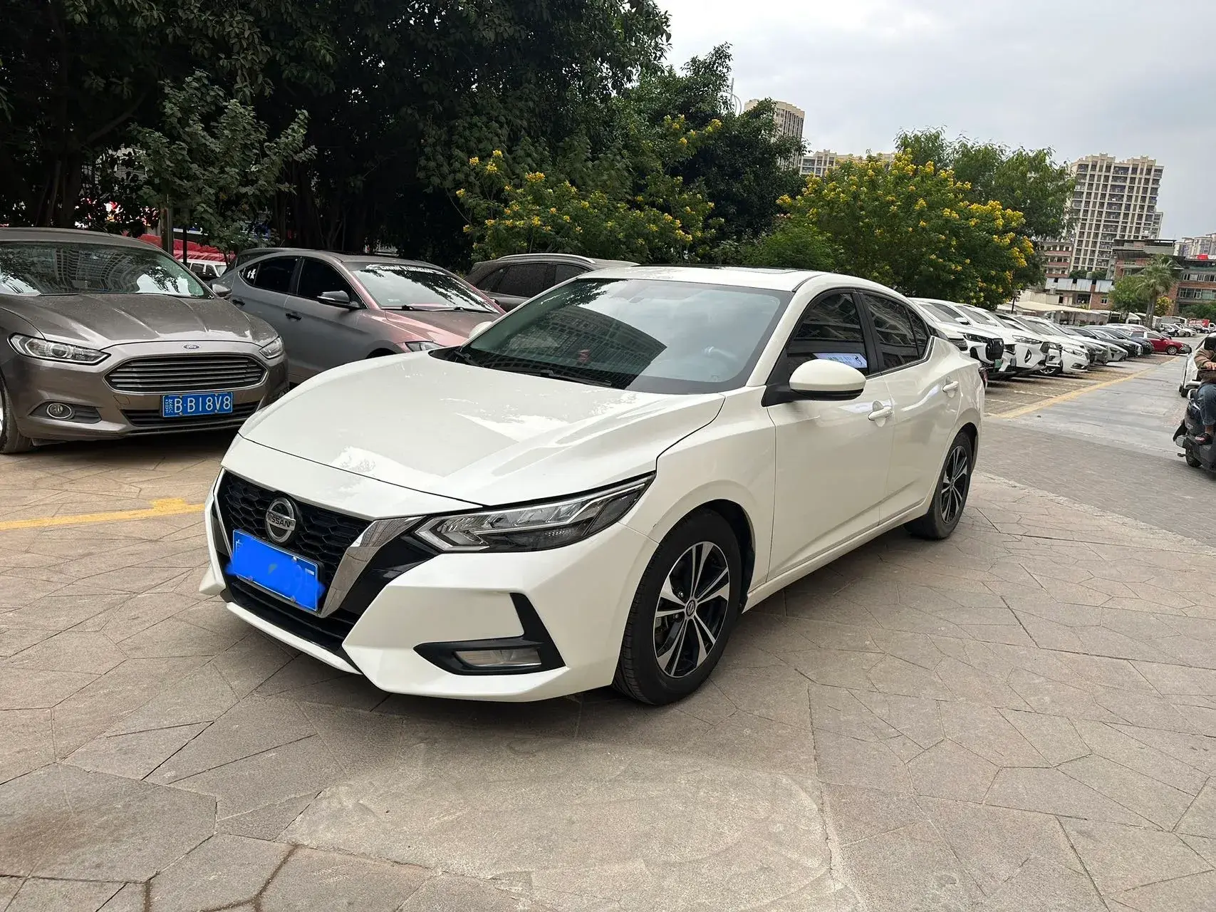 2021 NISSAN SYLPHY view 1